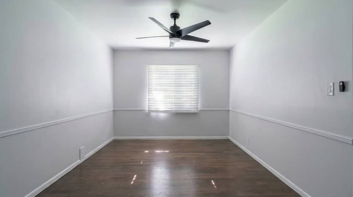 Apartment for rent at 4119 Santo Tomas Dr, Los Angeles, CA 90008