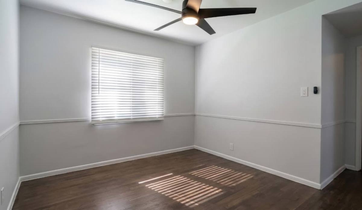 Apartment for rent at 4119 Santo Tomas Dr, Los Angeles, CA 90008
