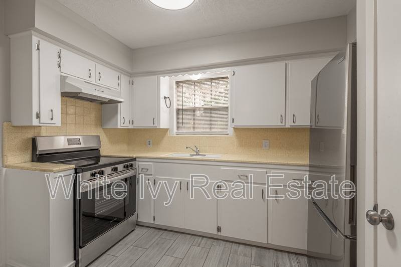 Apartment for rent at 818 University #2, Huntsville, TX 77340