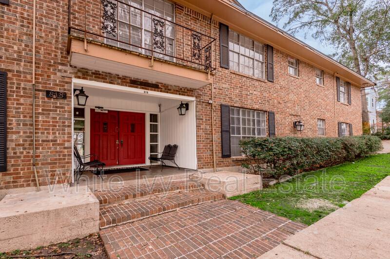 Apartment for rent at 818 University #2, Huntsville, TX 77340