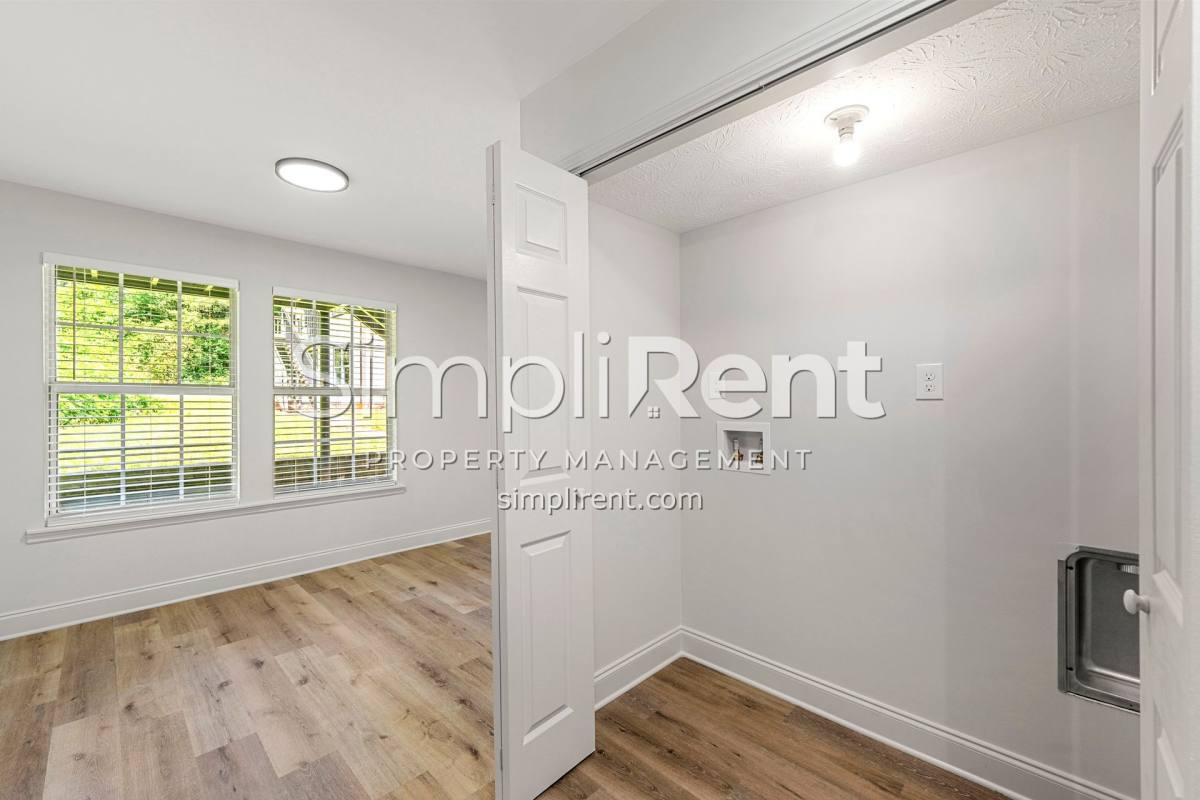 Apartment for rent at 2771 White Oak Dr, Decatur, GA 30032