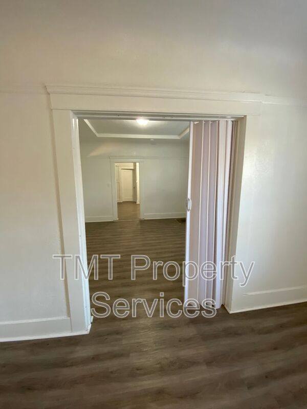 House for rent at 202-208 W Oak St 208, Stockton, CA 95203