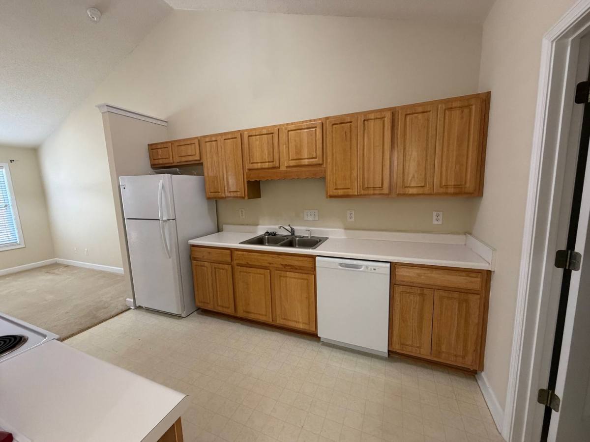 Townhouse for rent at 694 Huntingdon St, Elon, NC 27244