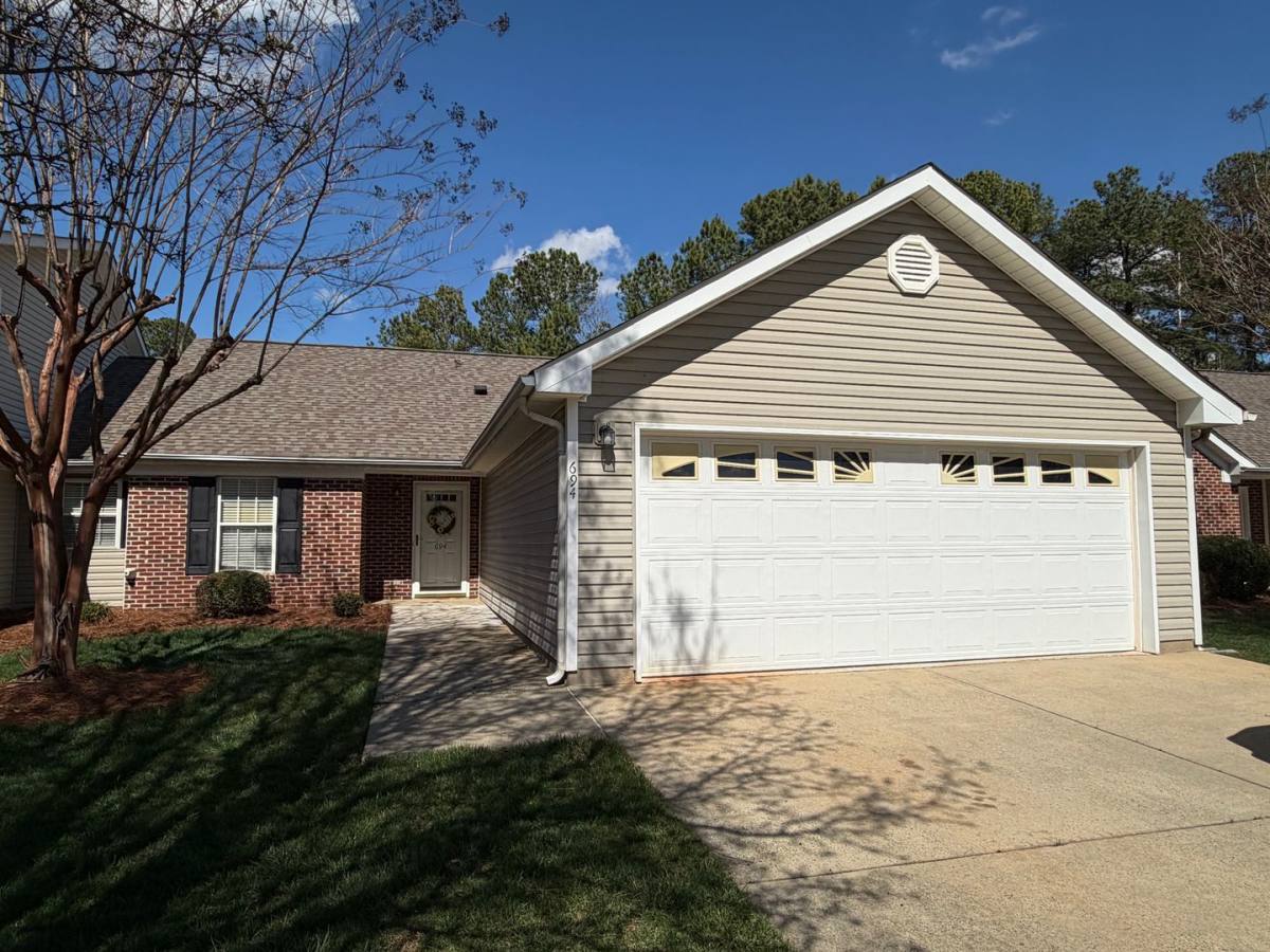 Townhouse for rent at 694 Huntingdon St, Elon, NC 27244