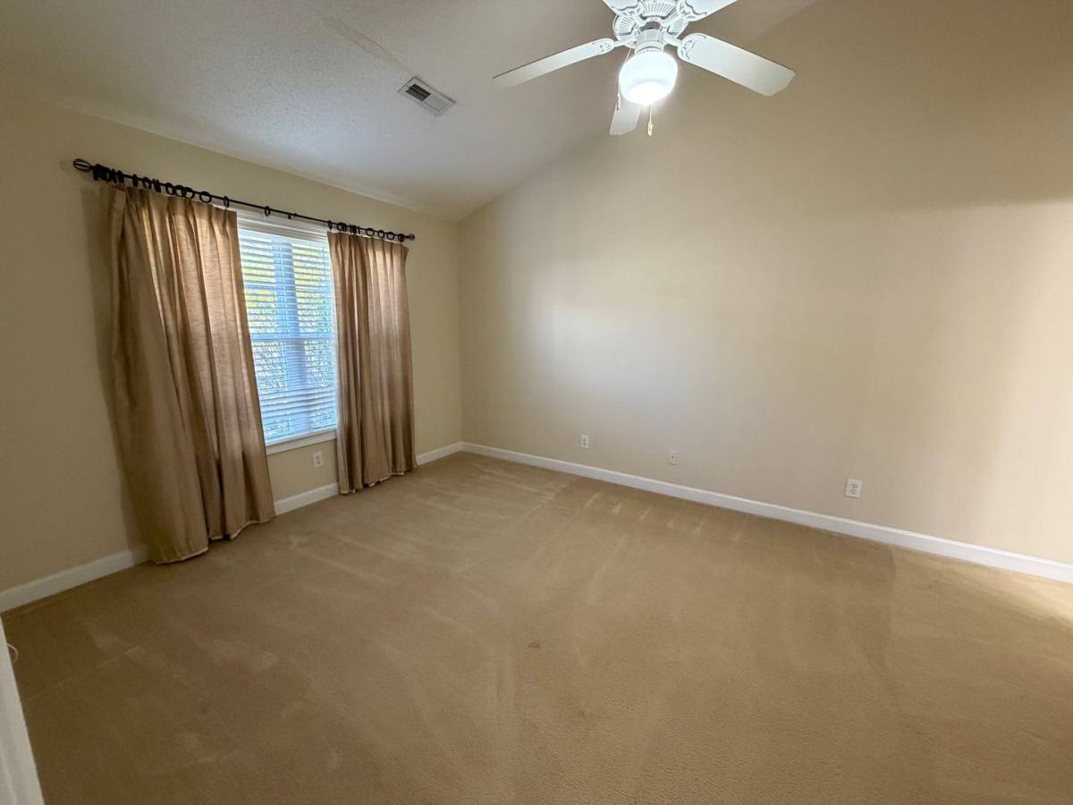 Townhouse for rent at 694 Huntingdon St, Elon, NC 27244
