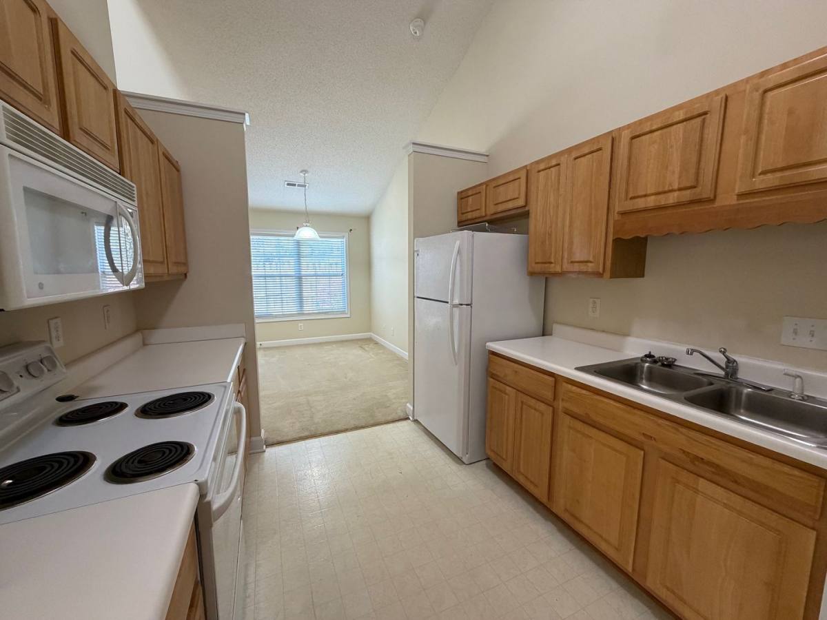 Townhouse for rent at 694 Huntingdon St, Elon, NC 27244