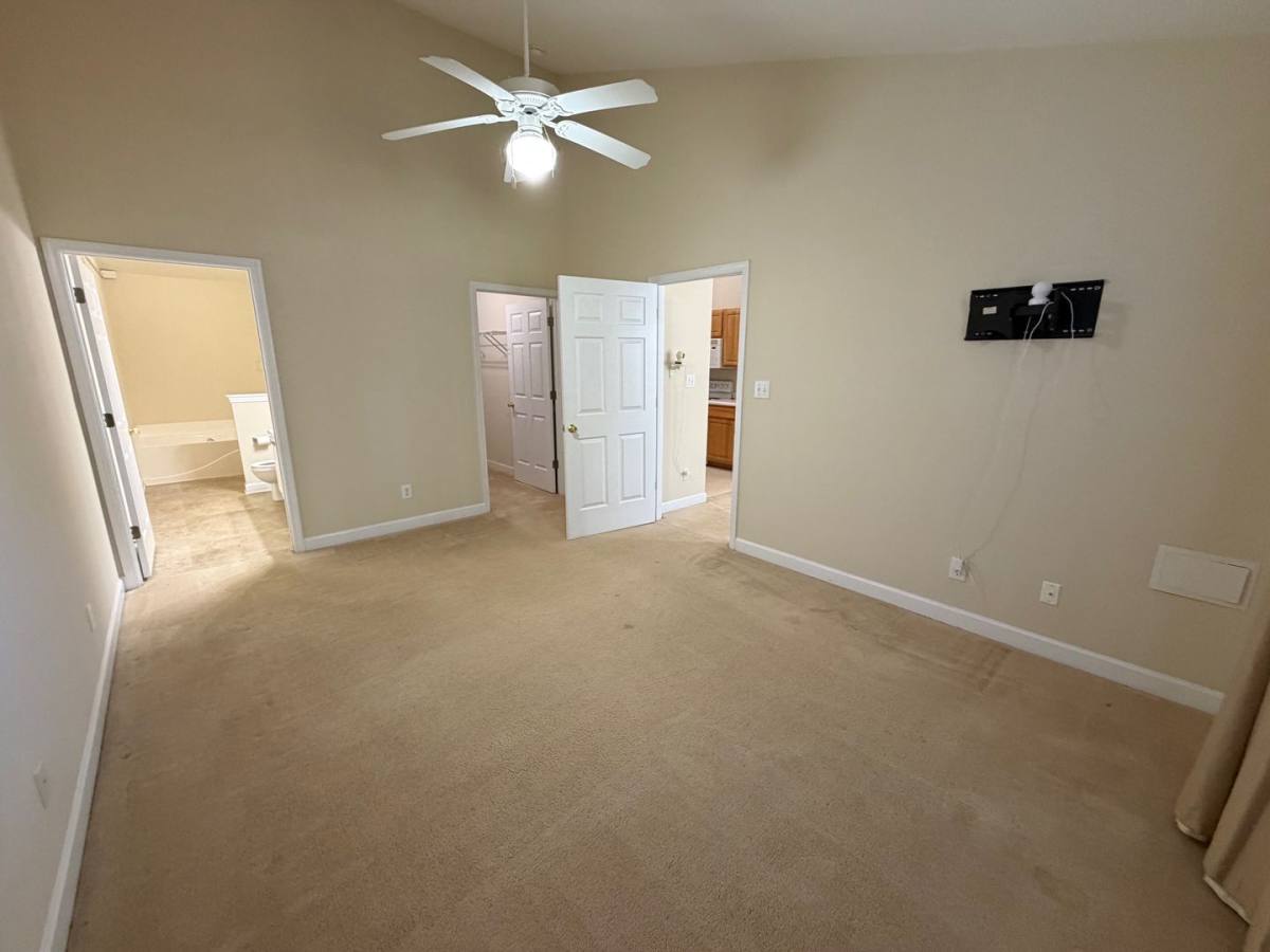 Townhouse for rent at 694 Huntingdon St, Elon, NC 27244