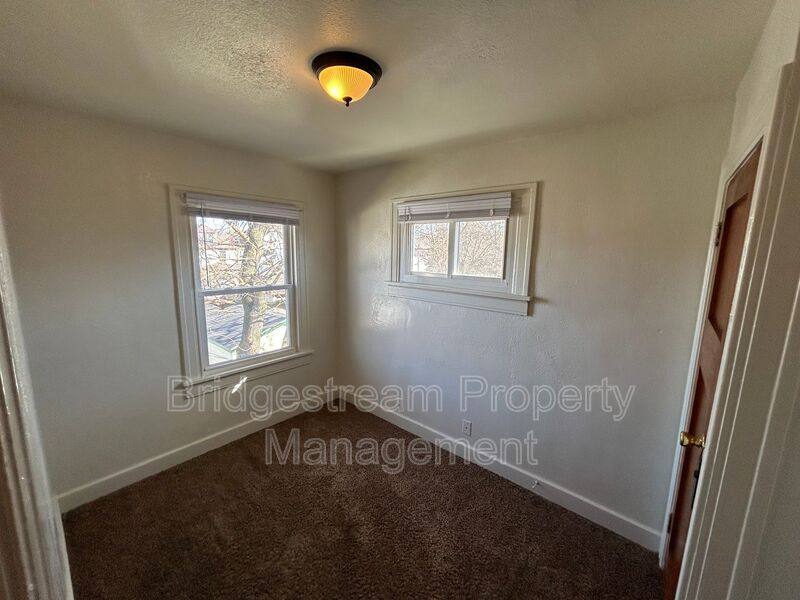 House for rent at 1038 Walnut Hills Place, Dayton, OH 45410