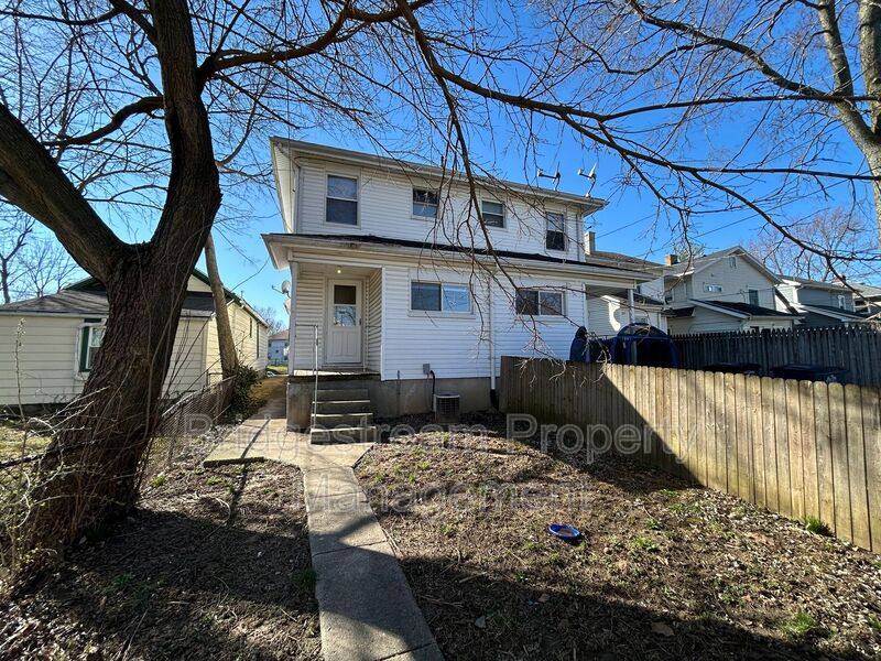 House for rent at 1038 Walnut Hills Place, Dayton, OH 45410