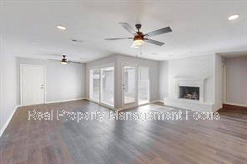 House for rent at 14724 Overview Dr, Dallas, TX 75254