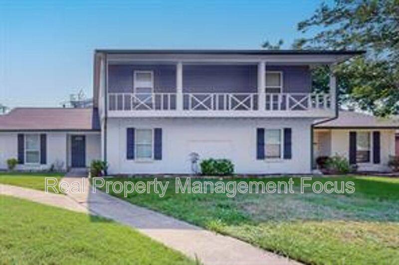 House for rent at 14724 Overview Dr, Dallas, TX 75254