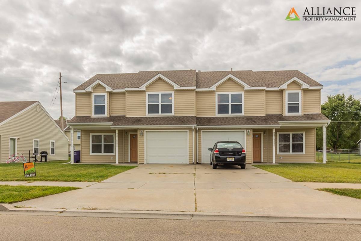 House for rent at 500 Brookmont Dr, Manhattan, KS 66502