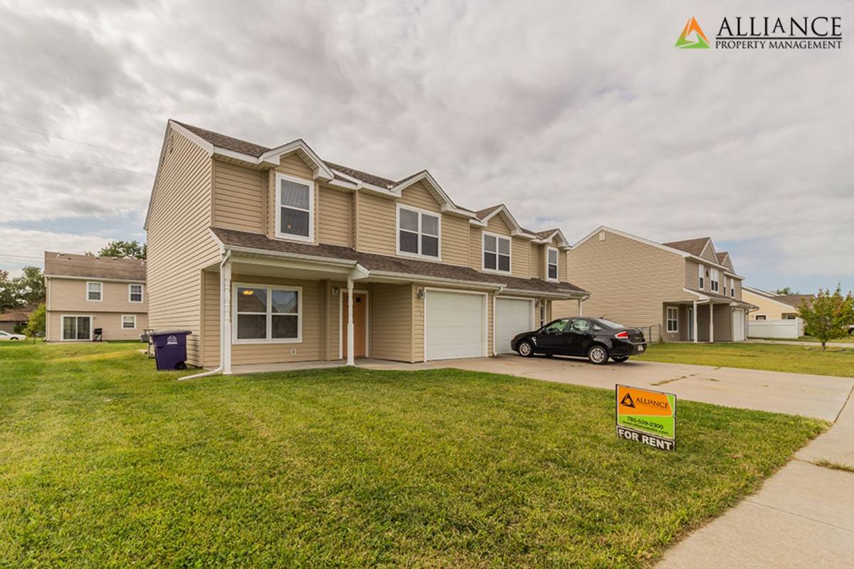 House for rent at 500 Brookmont Dr, Manhattan, KS 66502