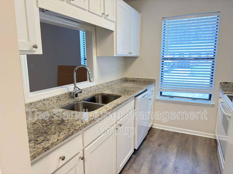 Apartment for rent at 186 Dorchester Manor Blvd #B, North Charleston, SC 29420