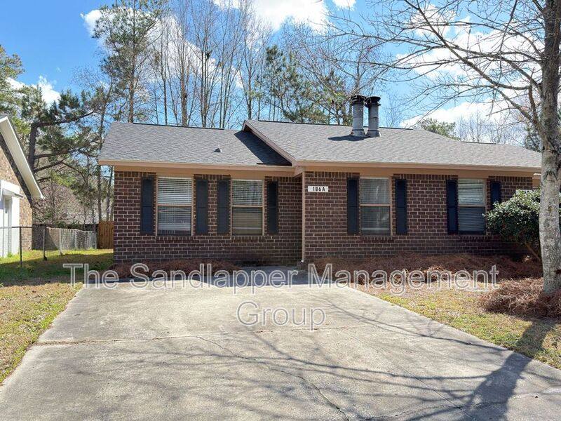 Apartment for rent at 186 Dorchester Manor Blvd #B, North Charleston, SC 29420