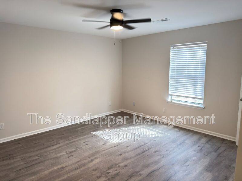 Apartment for rent at 186 Dorchester Manor Blvd #B, North Charleston, SC 29420
