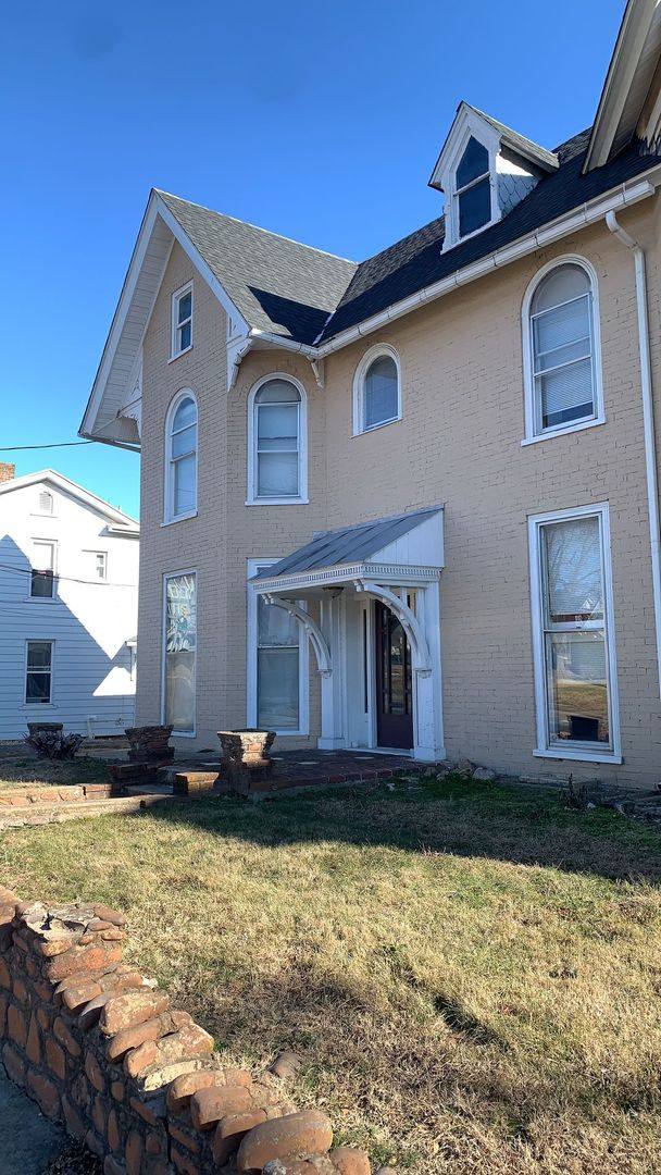 Apartment for rent at 330 N High St, Harrisonburg, VA 22802
