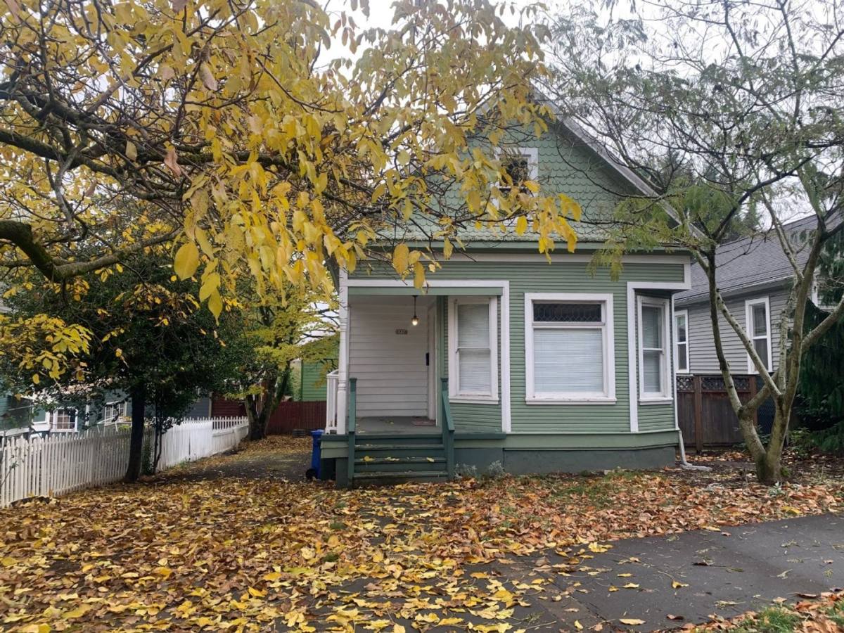 House for rent at 3738 SE Milwaukie Ave, Portland, OR 97202