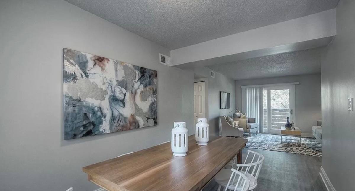 Apartment for rent at 423-427 Maple Blvd, Kansas City, MO 64124