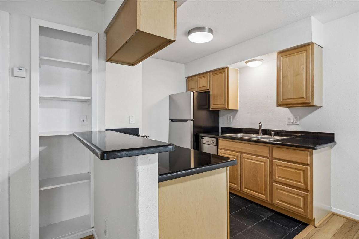 Apartment for rent at 2206 Mason, Houston, TX 77006