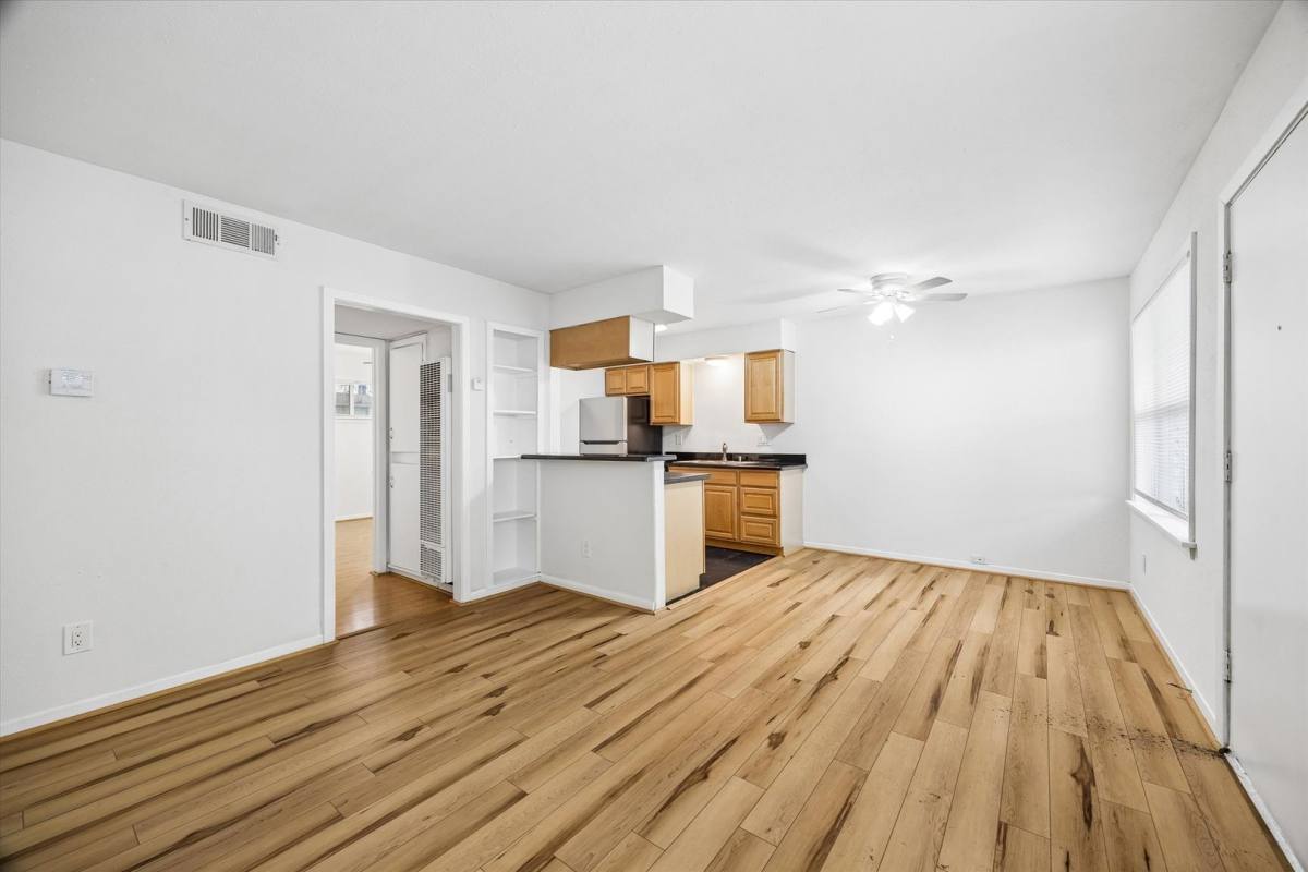 Apartment for rent at 2206 Mason, Houston, TX 77006