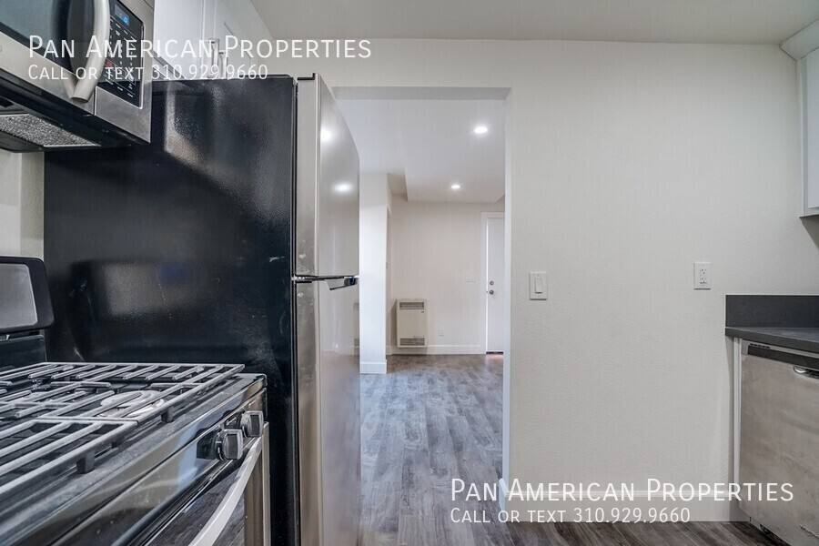 Apartment for rent at 6623 3 4 Crenshaw Blvd, Los Angeles, CA 90043