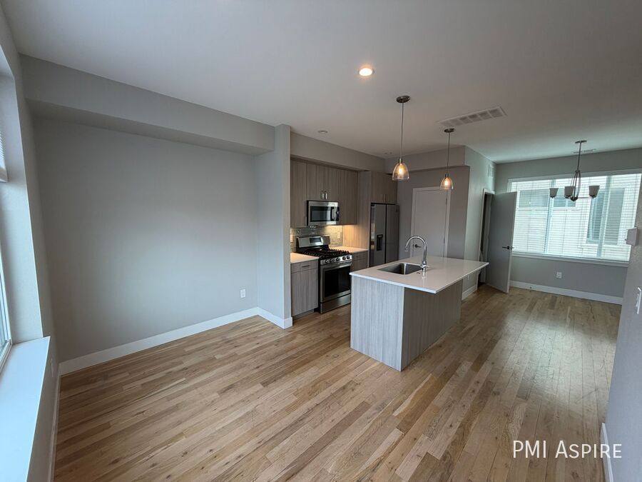 Townhouse for rent at 5159 W 10th Ave, Denver, CO 80204