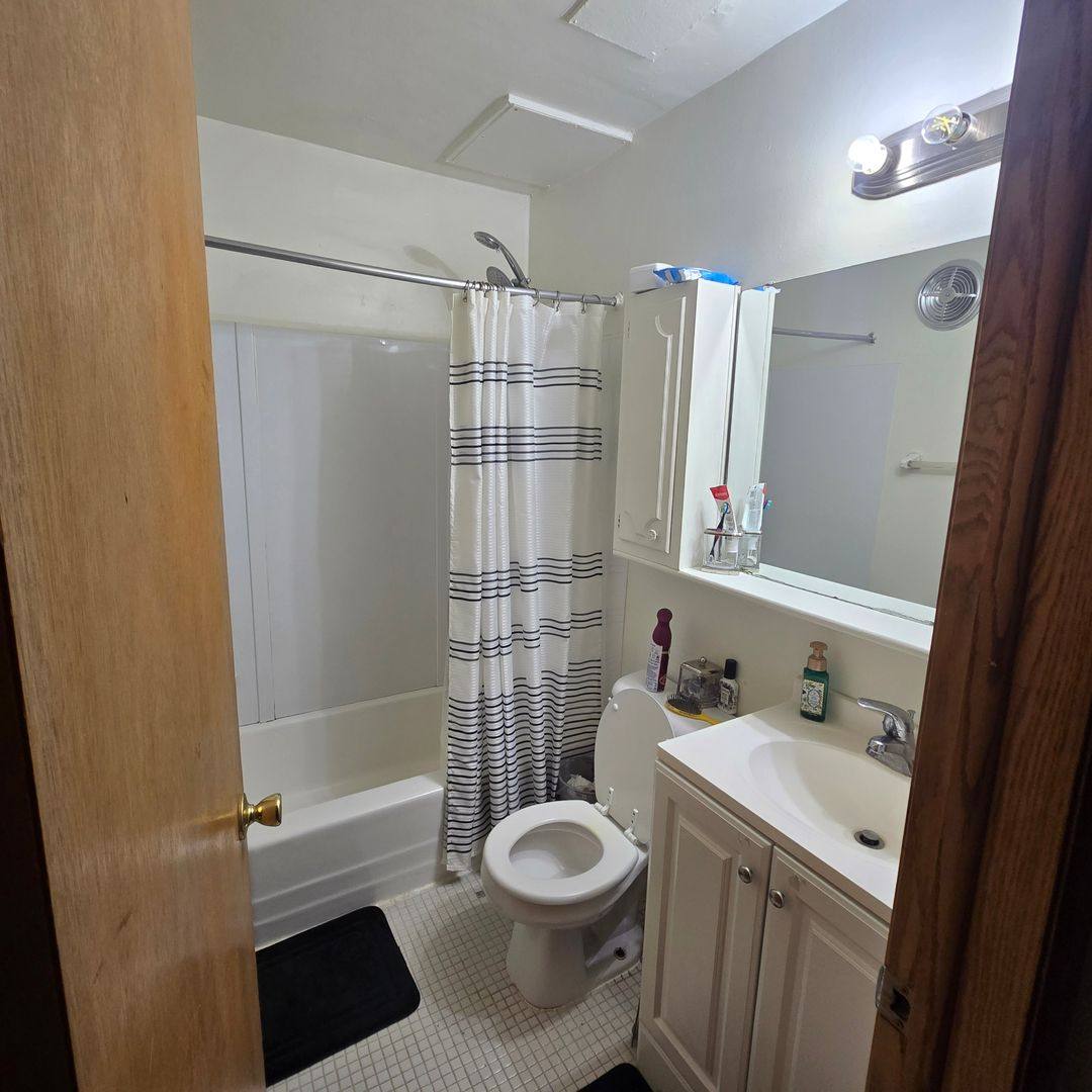 Apartment for rent at 1106 E Knapp St, Milwaukee, WI 53202