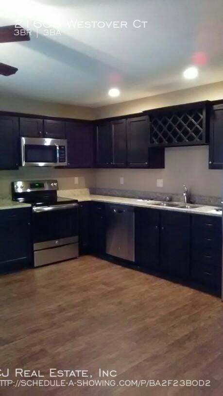 Townhouse for rent at 21608 Westover Court, Peculiar, MO 64078