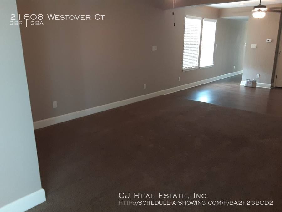 Townhouse for rent at 21608 Westover Court, Peculiar, MO 64078