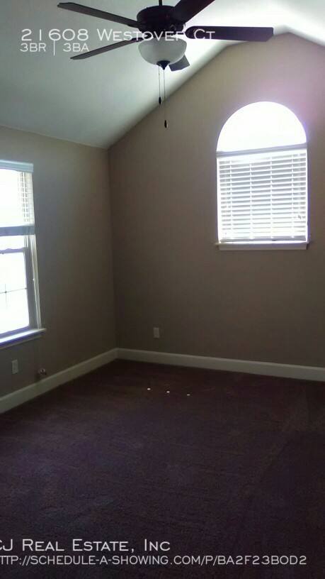 Townhouse for rent at 21608 Westover Court, Peculiar, MO 64078