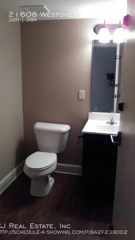 Townhouse for rent at 21608 Westover Court, Peculiar, MO 64078