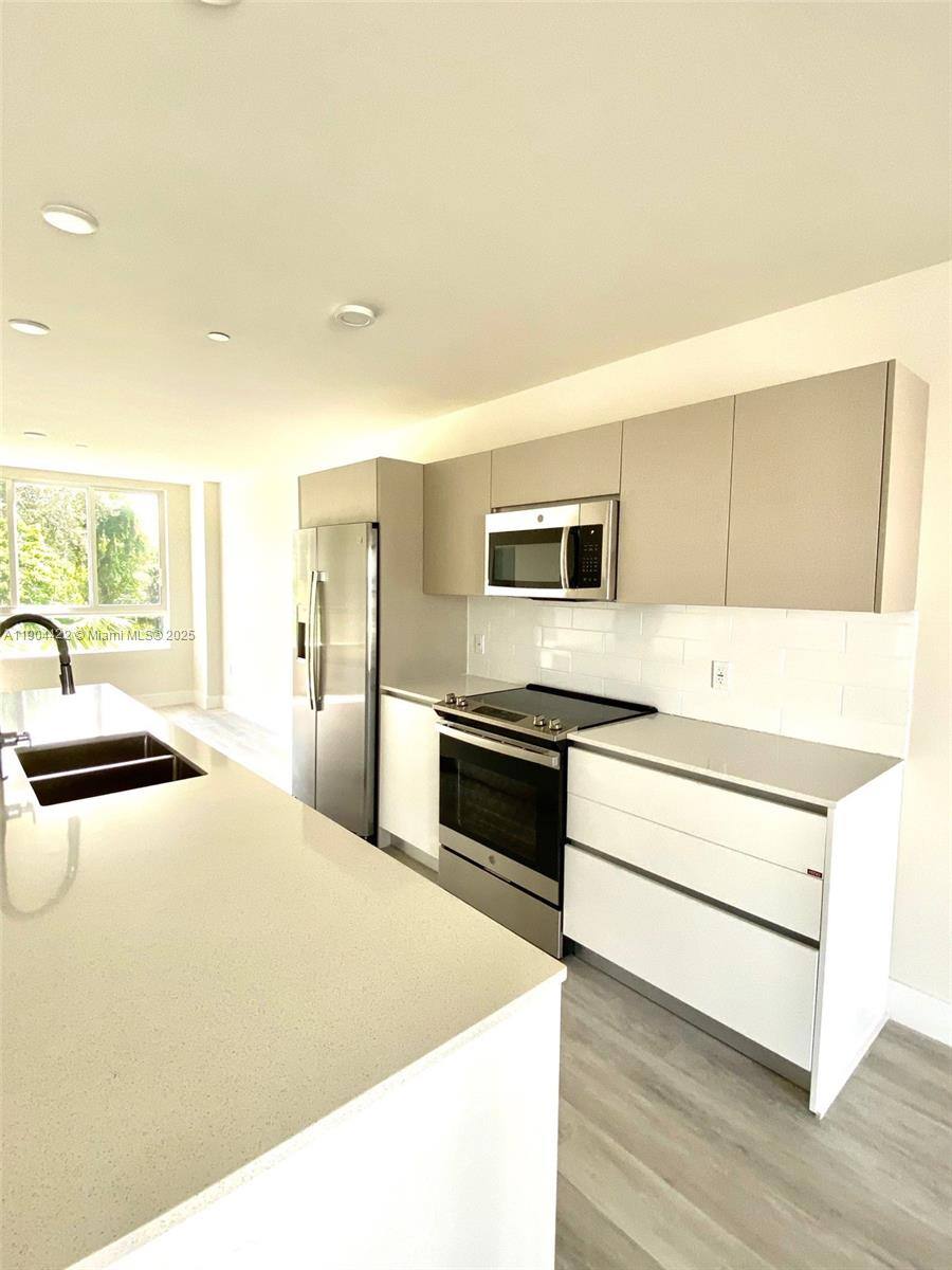 Townhouse for rent at 2561 NE 193rd St #1206, Miami, FL 33180