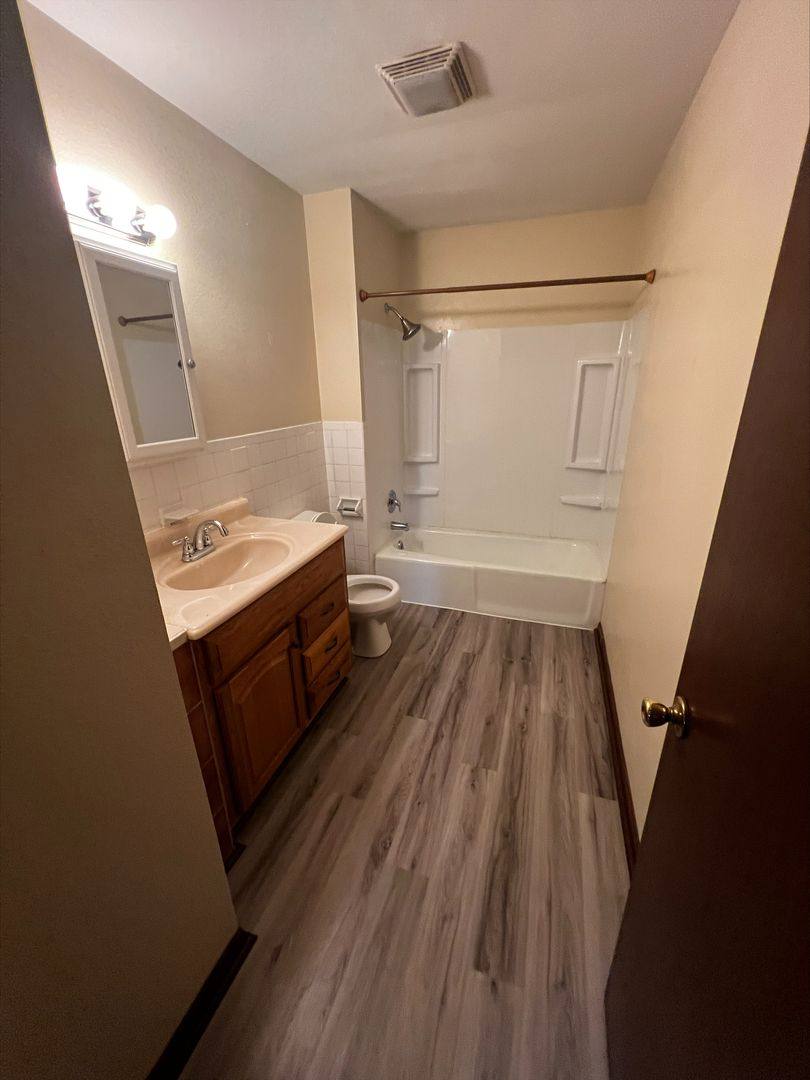 Apartment for rent at 501 E 6th St, Salisbury, MO 65281