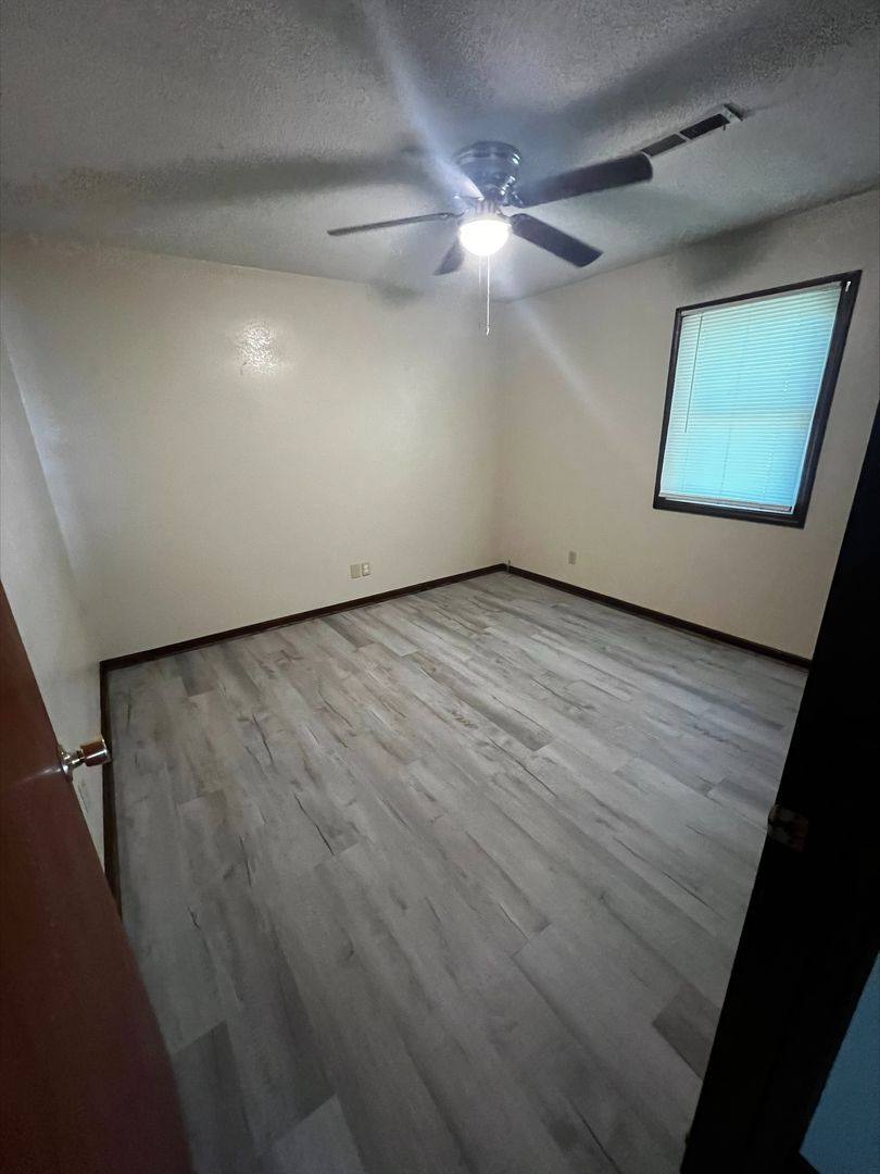 Apartment for rent at 501 E 6th St, Salisbury, MO 65281
