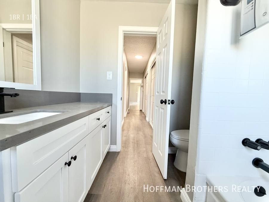 Apartment for rent at 4052 Coco Ave #2, Los Angeles, CA 90008