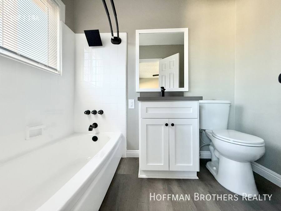 Apartment for rent at 4052 Coco Ave #2, Los Angeles, CA 90008