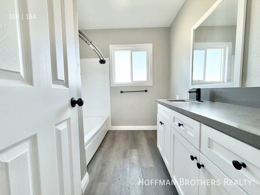 Apartment for rent at 4052 Coco Ave #2, Los Angeles, CA 90008