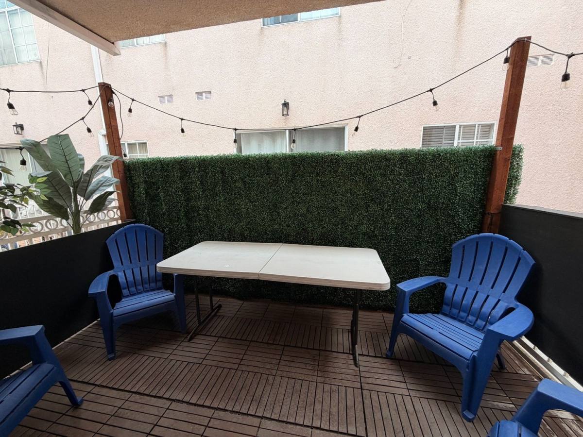 Townhouse for rent at 4057 W 147th St, Lawndale, CA 90260