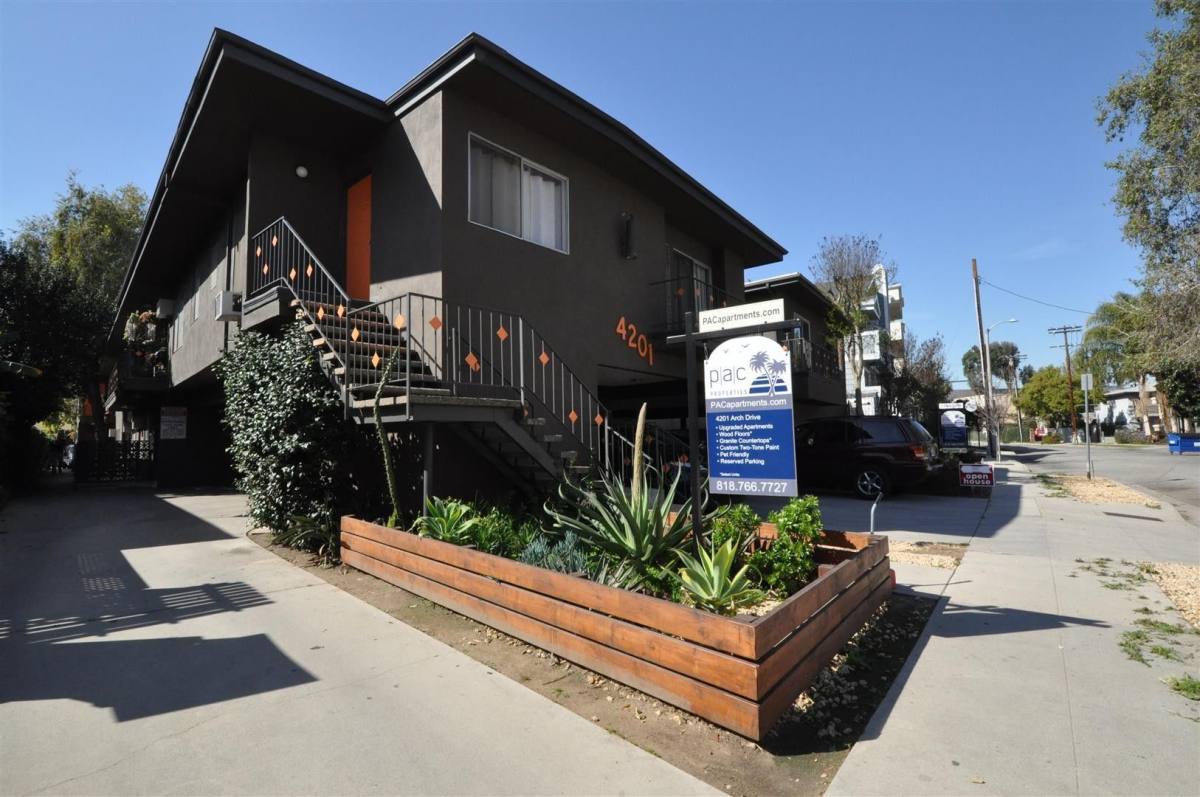Apartment for rent at 4201-05 Arch Dr, Studio City, CA 91604