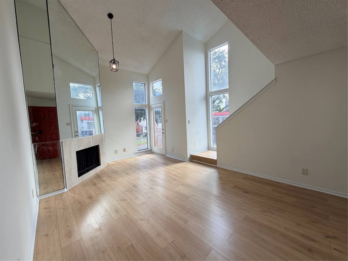 Condo for rent at 10855 Meadowglen Lane #622, Houston, TX 77042