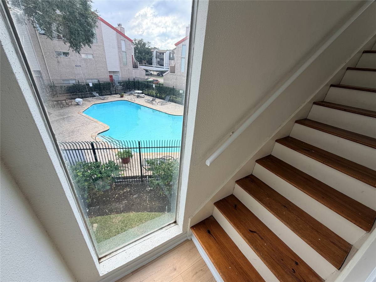 Condo for rent at 10855 Meadowglen Lane #622, Houston, TX 77042