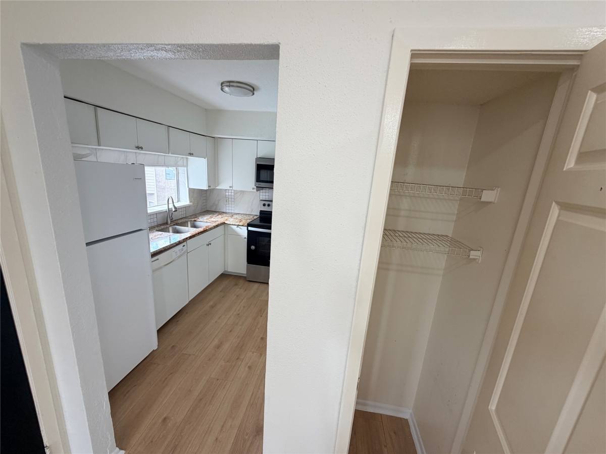 Condo for rent at 10855 Meadowglen Lane #622, Houston, TX 77042