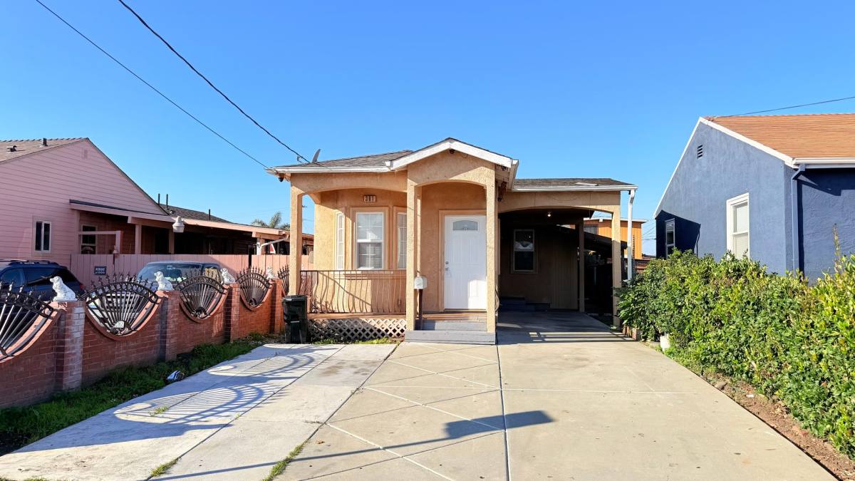 House for rent at 381 S 37th St, Richmond, CA 94804