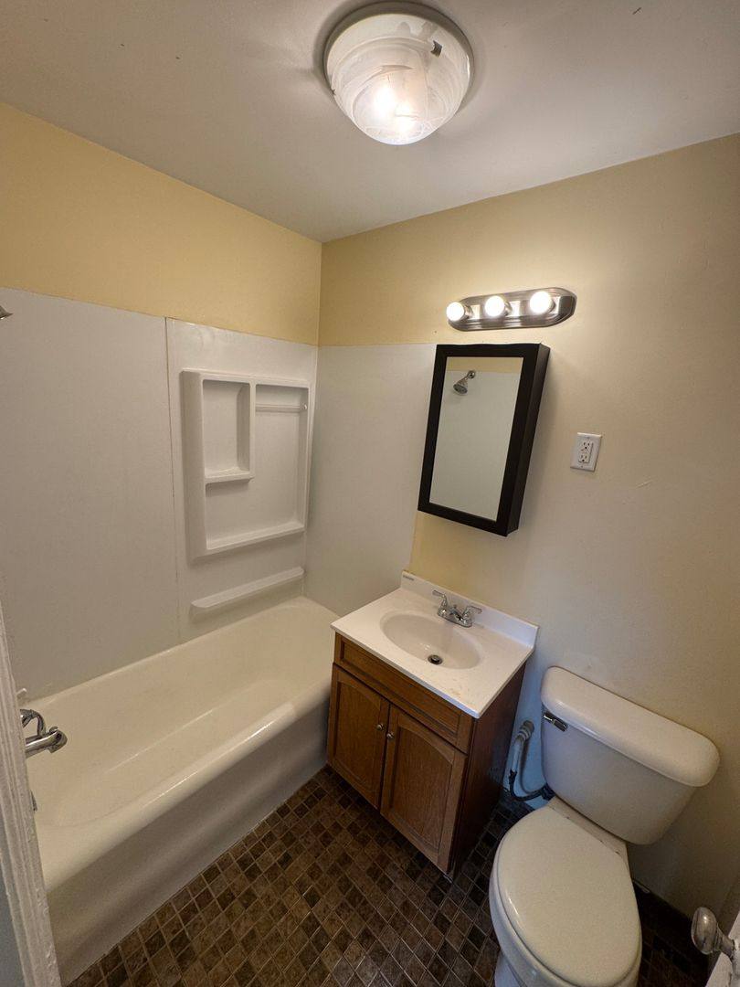 Apartment for rent at 1524-1528 Broadway St, Rockford, IL 61104