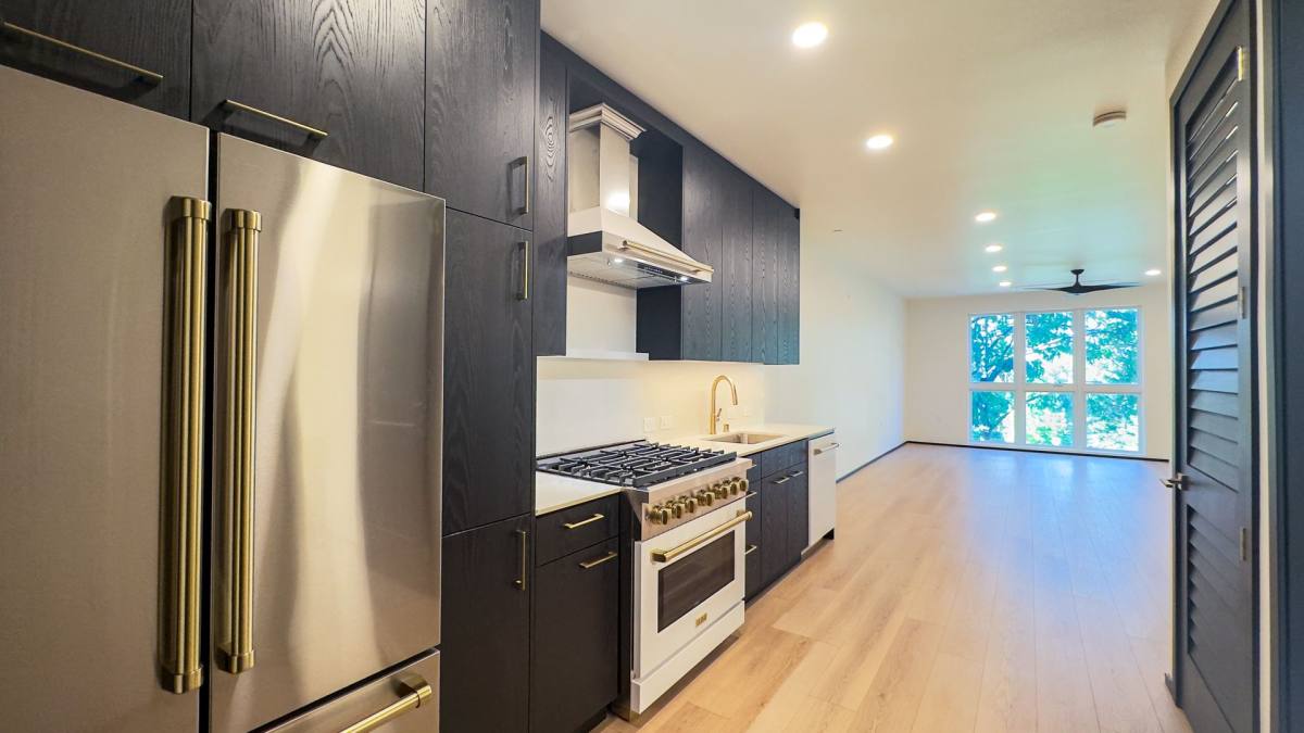 Apartment for rent at 1330 N St, Sacramento, CA 95814