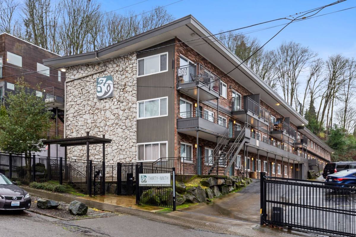 Apartment for rent at 5231 39th Ave S, Seattle, WA 98118