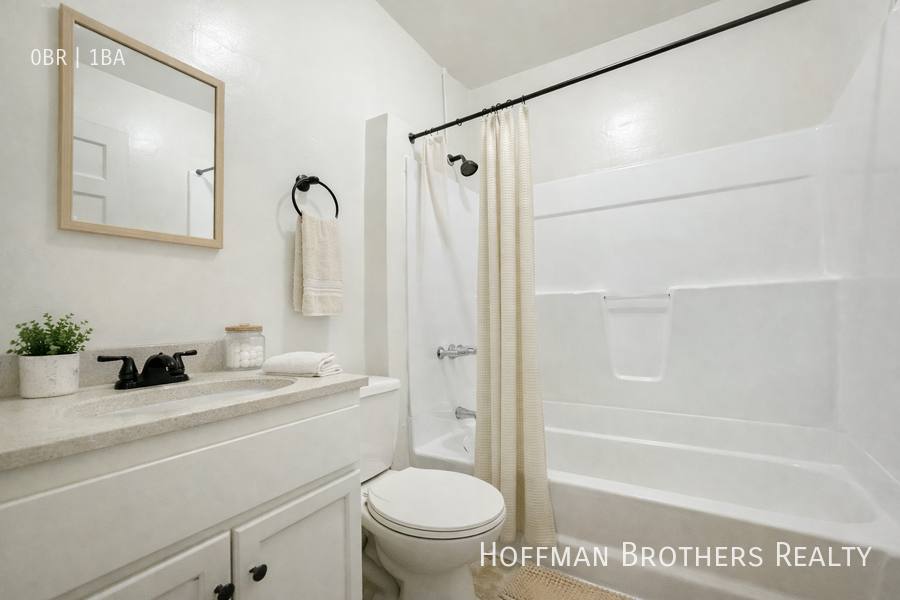 Apartment for rent at 722 S Alvarado St #204, Los Angeles, CA 90057