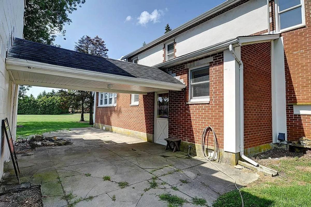 Apartment for rent at 9556 Kenrick Rd, Dayton, OH 45459