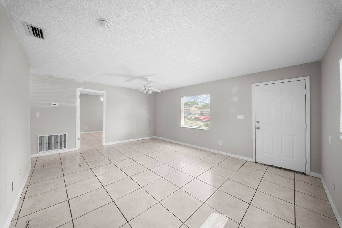 Apartment for rent at 5537-5539 10th Ave, Fort Myers, FL 33907